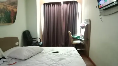 Business Hotel Tomang Chambres Photos