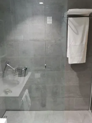 Tav Airport Hotel Izmir Camere Photos