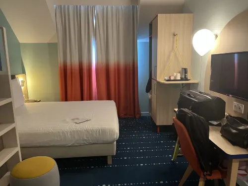 Grand Magic Hotel Rooms Photos