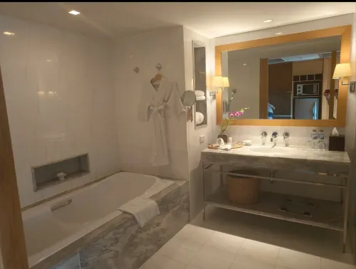 Lebua at State Tower Rooms Photos