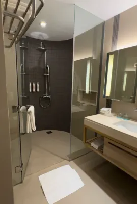 Le Méridien Phuket Mai Khao Beach Resort (Marriott International) Номера Photos