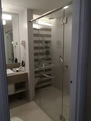 Mercure Tangerang Centre Kamar Photos