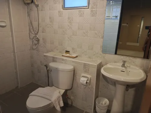 B2 Santitham (Wat Jed Yod) Boutique & Budget Hotel Kamar Photos