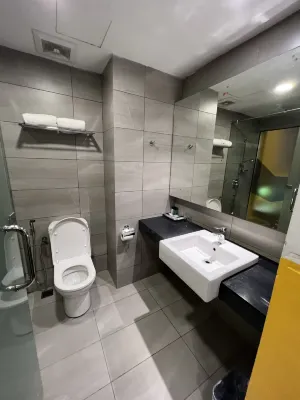 Amerin Hotel Johor Bahru Kamar Photos
