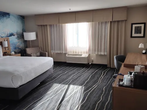 Best Western Plus Marina Gateway Hotel Rooms Photos