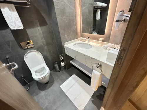 Clarion Hotel Jeddah Airport Rooms Photos