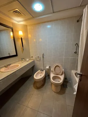 Sheraton Khalidiya Hotel Номера Photos