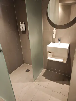 Zedwell Underground Hotel Tottenham Court Rd Camere Photos