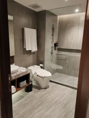 Ashley Tanah Abang Kamar Photos