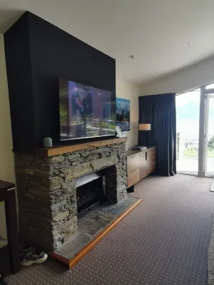Queenstown House Bed & Breakfast and Apartments Photos