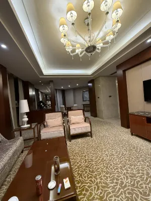 Crowne Plaza Zhenjiang Photos