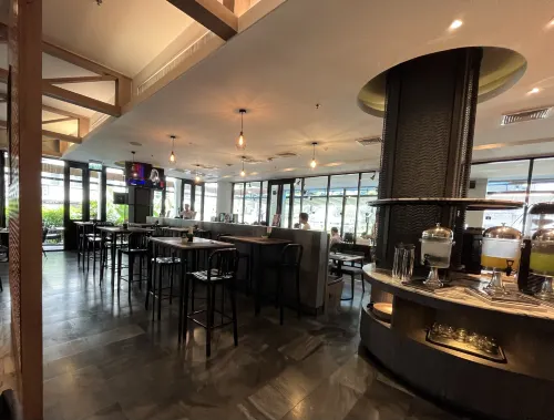 Cross Vibe Bangkok Sukhumvit Restauration Photos