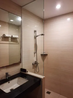 Pollos Hotel & Gallery Rembang Kamar Photos
