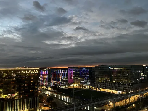 Luxury hotel near City of Dreams Solaire NAIA MOA- City of bridge Nära hotellet Photos