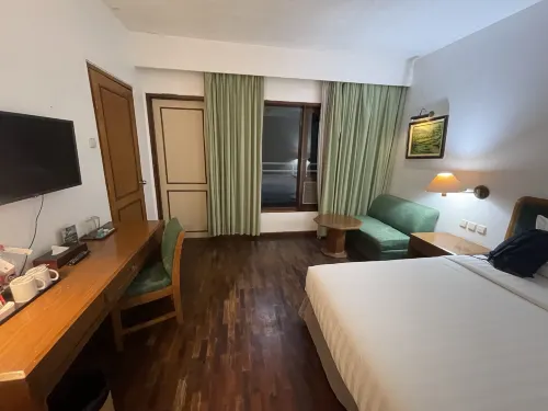 Grand Whiz Hotel Bromo Kamar Photos