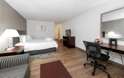 Days Inn & Suites by Wyndham Columbia Airport Kamar Photos