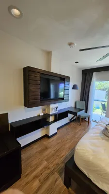 Palau Central Hotel Rooms Photos
