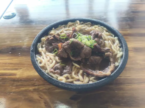 Backpackers Inn Dining Photos