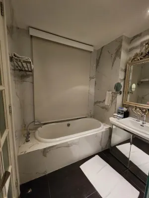 Lafayette Boutique Hotel Yogyakarta Kamar Photos