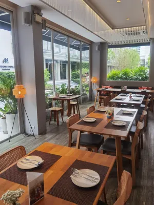 Maison Hotel Bangkok Makanan Photos