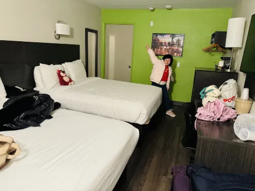 SureStay Hotel by Best Western San Diego Pacific Beach Rooms Photos