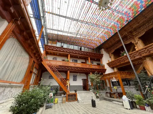 Shangri-La Nongla Yangpi Ecological Manor (Napa Sea Scenic Area) Photos