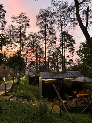 Bobocabin Pacet, Mojokerto Espaces publics Photos