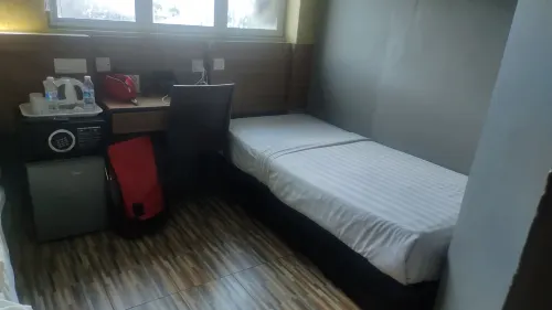 DJ Citi Point Hotel Kamar Photos
