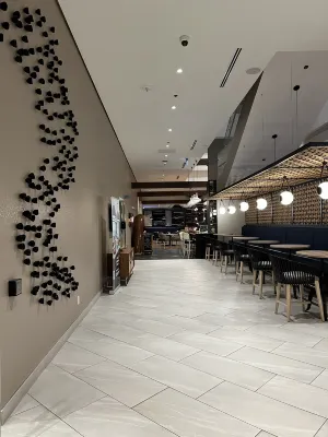 Delta Hotels Calgary Downtown Photos