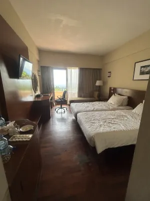 Puncak Pass Resort Kamar Photos
