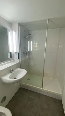 Hôtel Kyriad Direct Montpellier Saint Jean de Vedas La Peyriere Chambres Photos