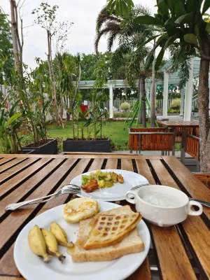 Holiday Inn Express Jakarta International Expo Restauration Photos