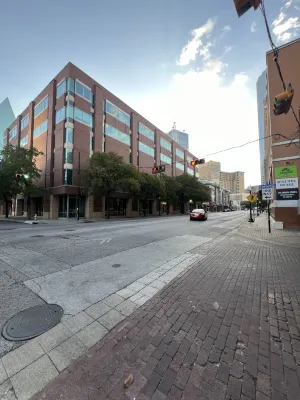 SpringHill Suites Dallas Downtown/West End À proximité de l'hôtel Photos