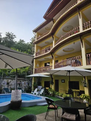 Phratamnak Inn - 100 Meter from Beach Freizeit und Erholung Photos