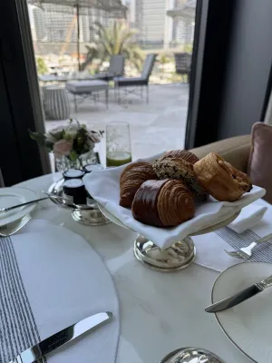 The Lana - Dorchester Collection Restauration Photos