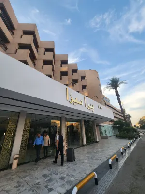 Pyramisa Hotel Luxor Exterior Photos
