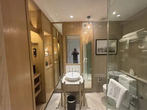 Outrigger Surin Beach Resort Номера Photos