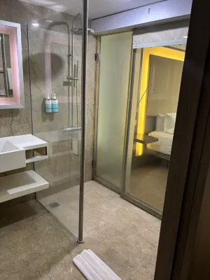 Novotel Jakarta Gajah Mada Kamar Photos