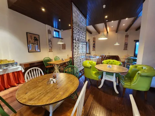 Great Wall Academy Inn Photos