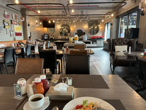 Qiu Hotel Sukhumvit Restauration Photos