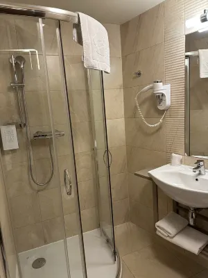 Golden Tulip Krakow City Center Chambres Photos