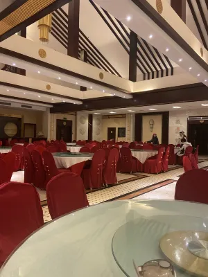 Emperor Hotel Dining Photos