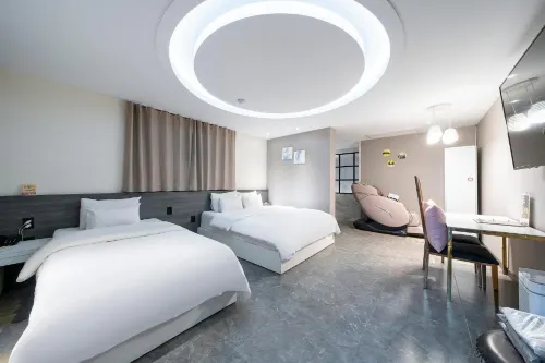 Hotel KNOX Rooms Photos