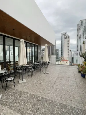 The Summer Hotel Area Publik Photos