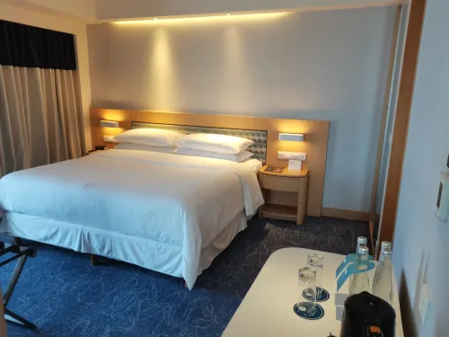 Four Points by Sheraton Surabaya, Tunjungan Plaza Kamar Photos