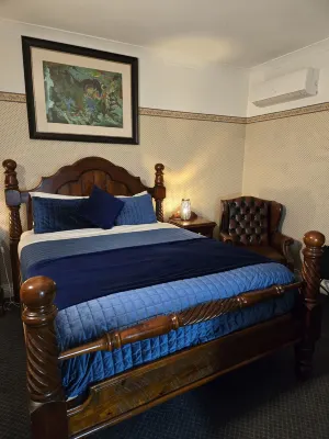 Art Hotel on York Rooms Photos