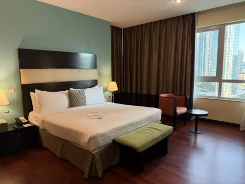 Ramada by Wyndham Downtown Dubai Zimmer Photos