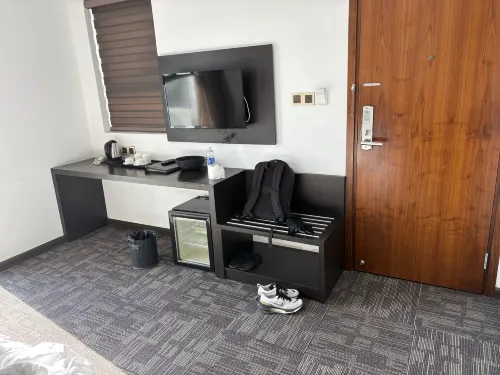 Khách sạn Meriton Phòng Photos