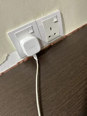  Photos