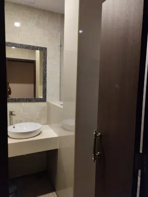 The Golden Bay Hotel Batam Camere Photos